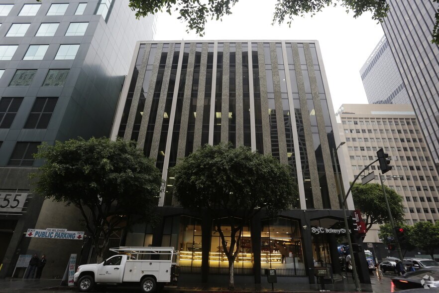 More Photos Of 700 Wilshire Blvd, Los Angeles Office For Lease
