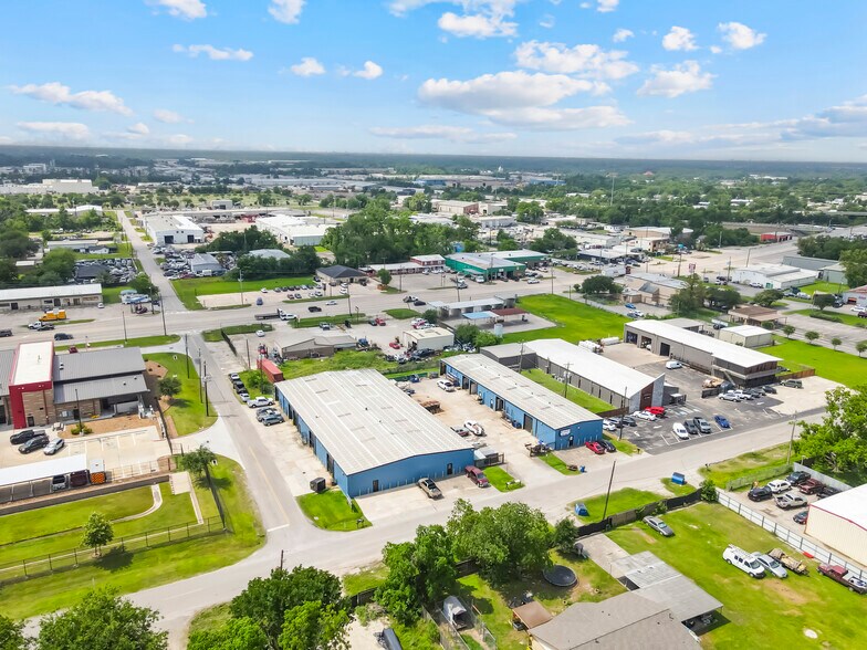 More Photos Of 940 Hodgkins St, Houston Warehouse For Lease