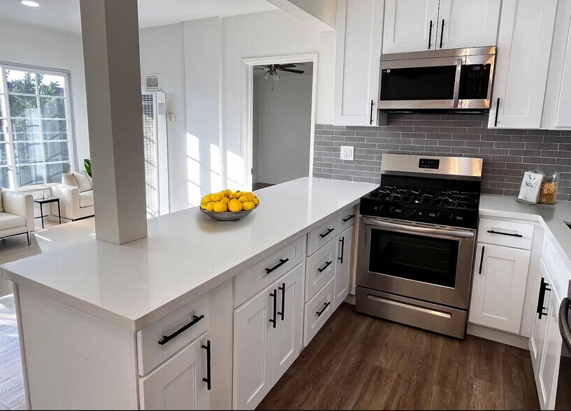 More Photos Of 10802 Palma Vista Ave, Garden Grove Apartments For Sale
