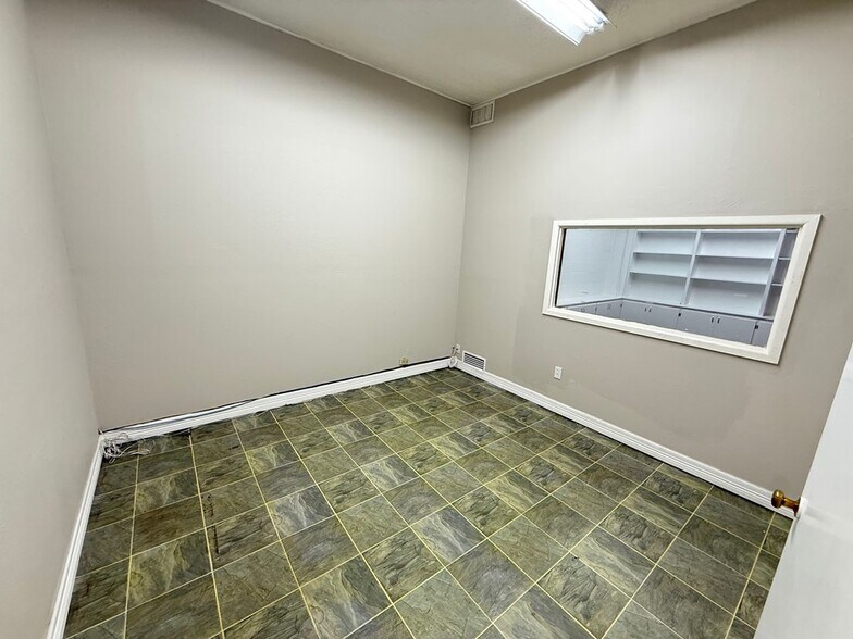 More Photos Of 413 N Texas Ave, Odessa Office For Lease