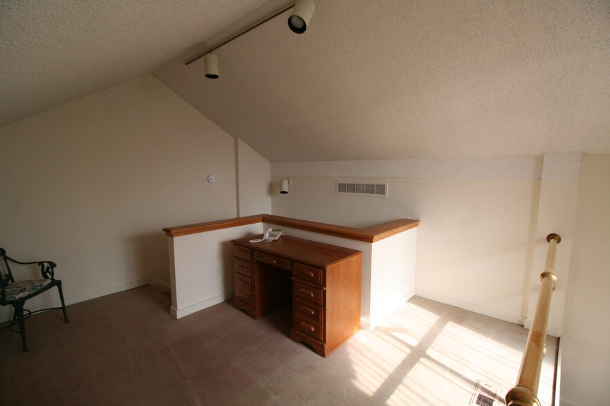 More Photos Of 300 N Pottstown Pike, Exton Office For Lease