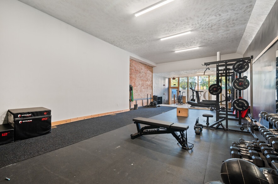 More Photos Of 200-208 E Eighth Ave, Munhall Freestanding For Sale