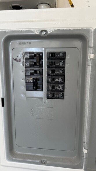 More Photos Of 105-111 W Las Tunas Dr, San Gabriel Auto Repair For Lease