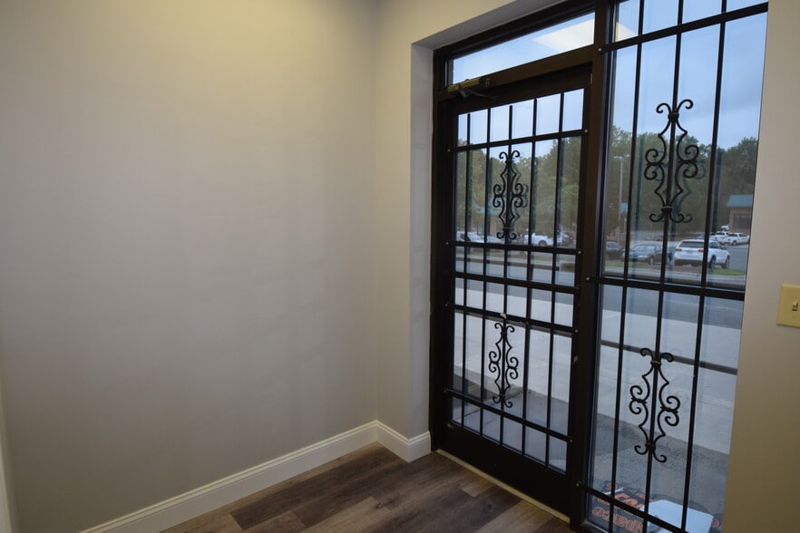 More Photos Of 6128 Brookshire Blvd, Charlotte Light Distribution For Lease