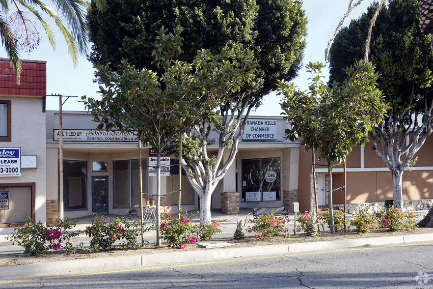 Primary Photo Of 17723-17725 Chatsworth St, Granada Hills Storefront For Lease