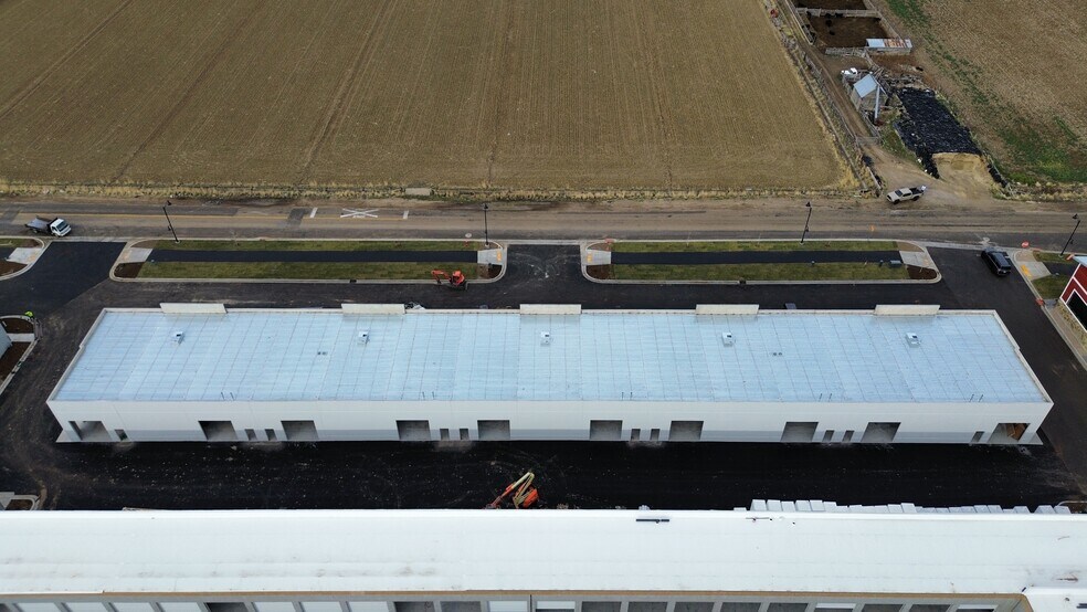 More Photos Of 2400 1600 w, Mapleton Warehouse For Sale