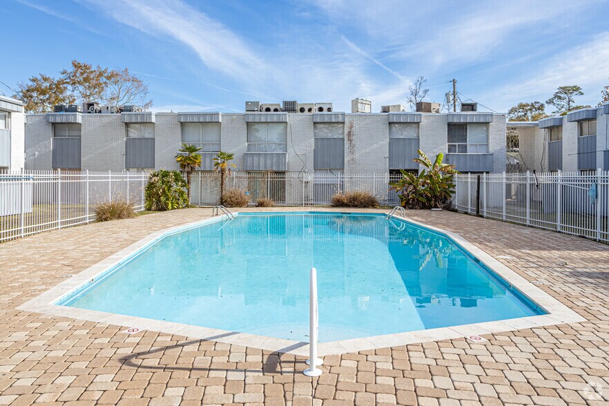 More Photos Of 2700 Mary St, Slidell Apartments For Sale
