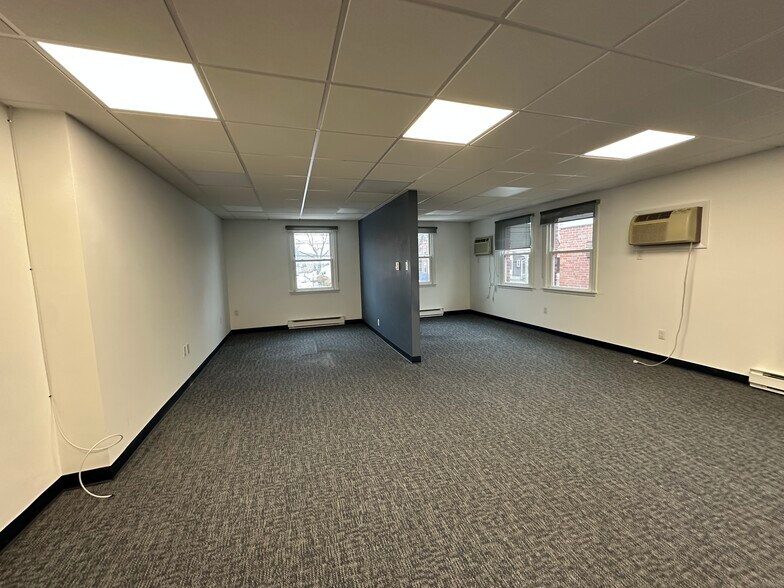 More Photos Of 53 Connecticut Blvd, East Hartford Office For Lease