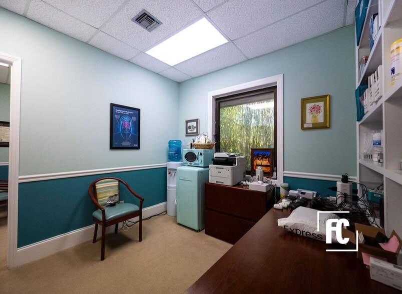 More Photos Of 3601 SE Ocean Blvd, Sewalls Point Office For Sale
