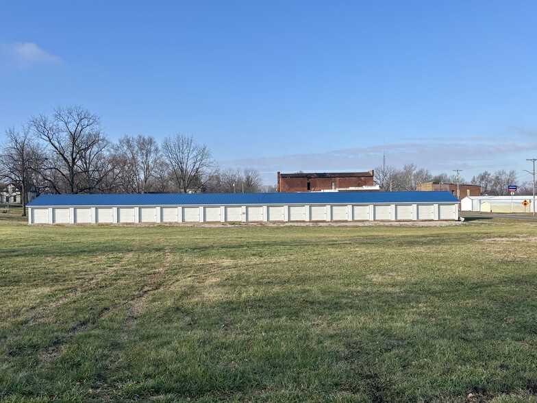 Primary Photo Of 106 Franklin St, Westfield Warehouse For Sale