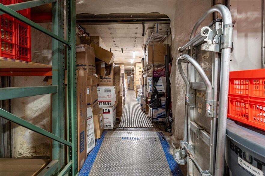 More Photos Of 1502 Minnie St, Fairbanks Industrial For Sale