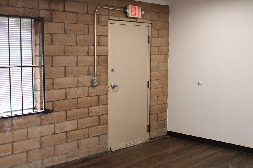 More Photos Of 1700 Western Ave, Las Vegas Industrial For Lease