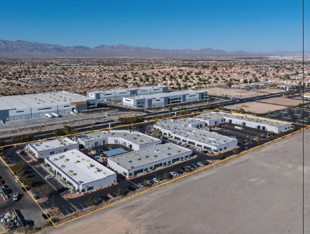 More Photos Of 3825-3985 W Cheyenne Ave, North Las Vegas Flex For Lease