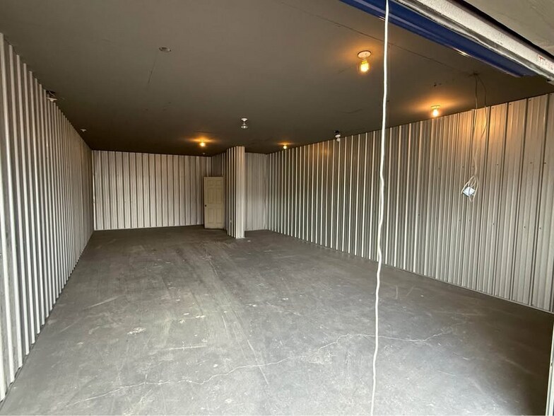 More Photos Of 128 Direct Connection Dr, Rossville Warehouse For Lease