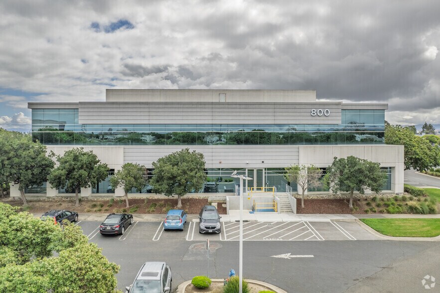 More Photos Of 800 Bridge Pky, Redwood City Office For Lease