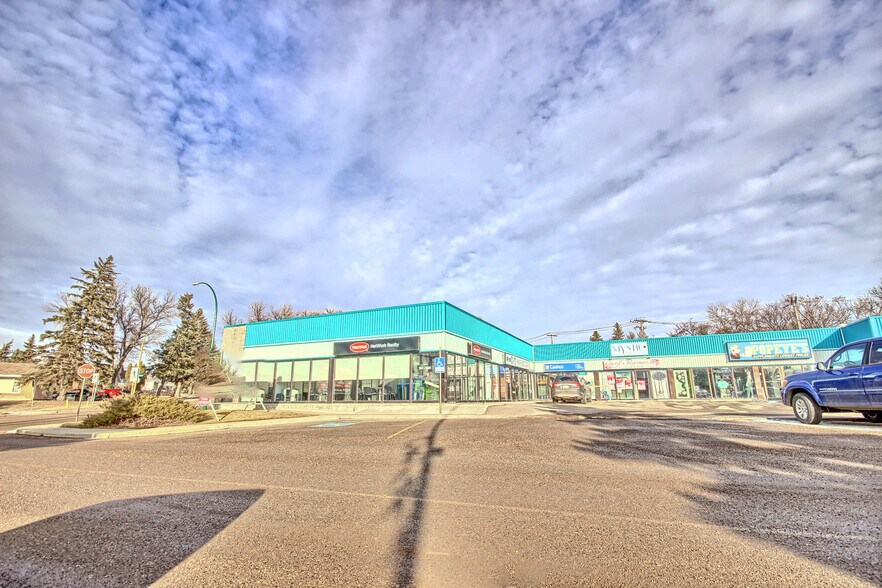 More Photos Of 1501 Dunmore Rd SE, Medicine Hat Storefront Retail Office For Lease