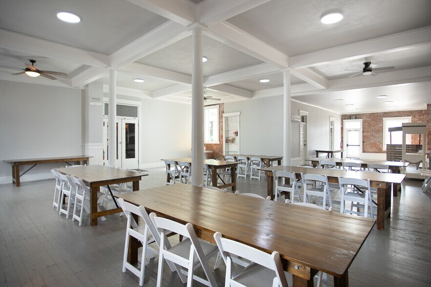 More Photos Of 479 B St, Biggs Storefront Retail Office For Sale