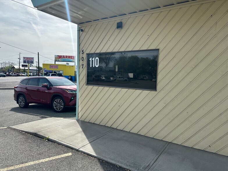 More Photos Of 507 N Everett St, Kennewick Flex For Lease