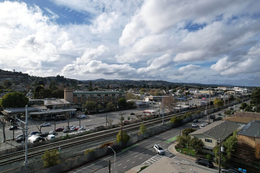 More Photos Of 19 E 41st Pl, San Mateo Apartments For Sale