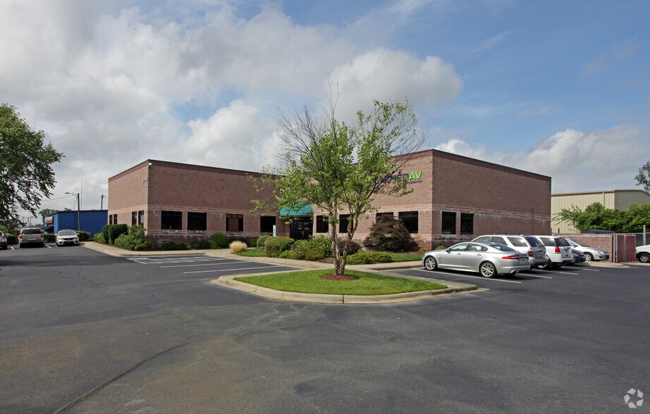 Primary Photo Of 5100 Old Pineville Rd, Charlotte Office For Lease