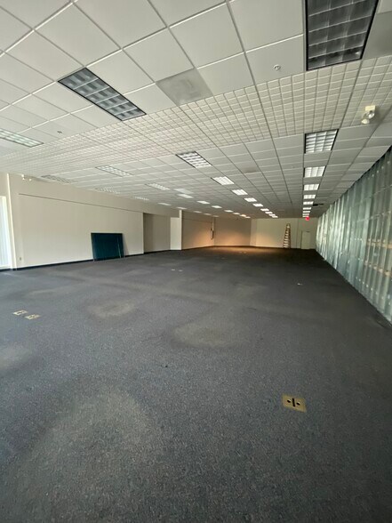 More Photos Of 8020 Tyler Blvd, Mentor Flex For Lease