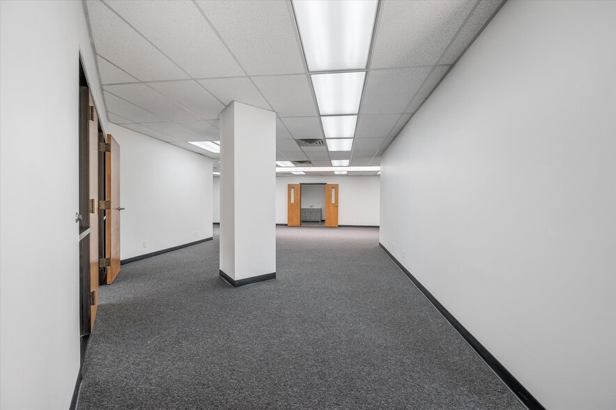 More Photos Of 1175 Post & Paddock Rd, Grand Prairie Office For Lease