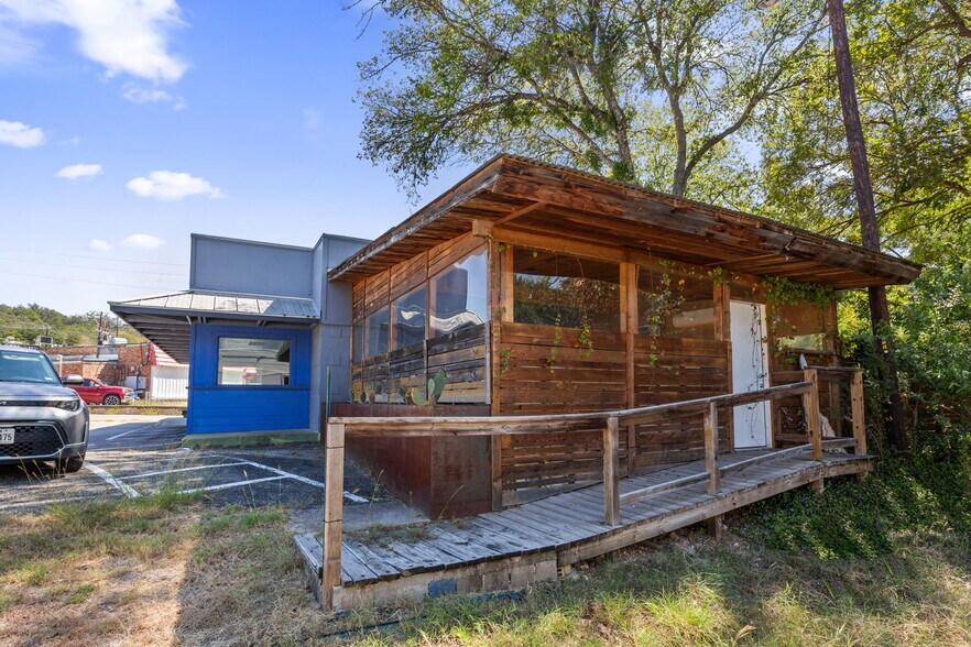 More Photos Of 3815 Dry Creek Dr, Austin Restaurant For Sale