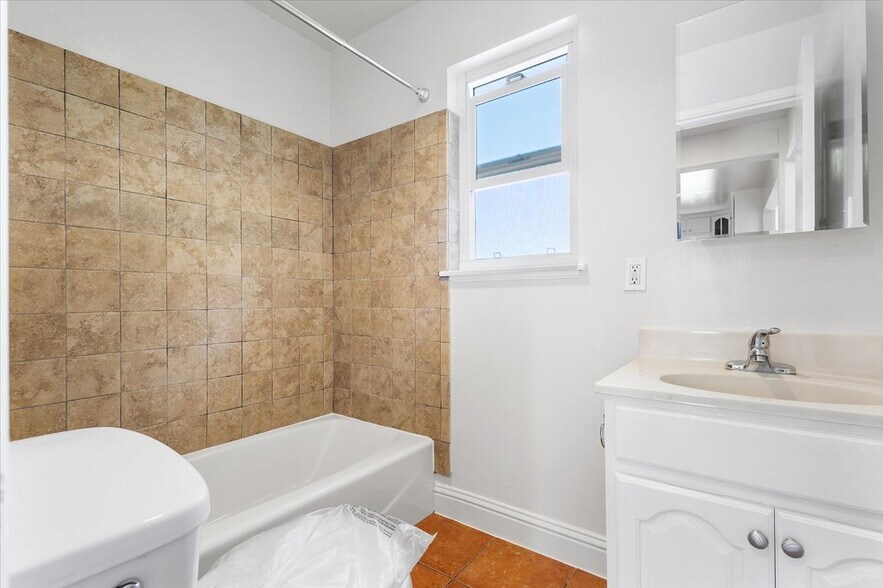 More Photos Of 31 Croxton Ave, Oakland Apartments For Sale