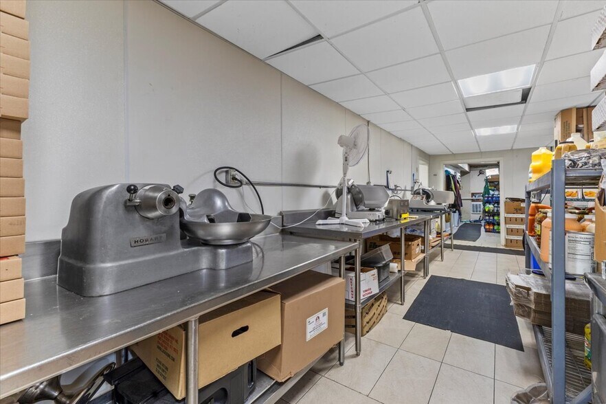 More Photos Of 232 W Moorestown Rd, Wind Gap Restaurant For Sale