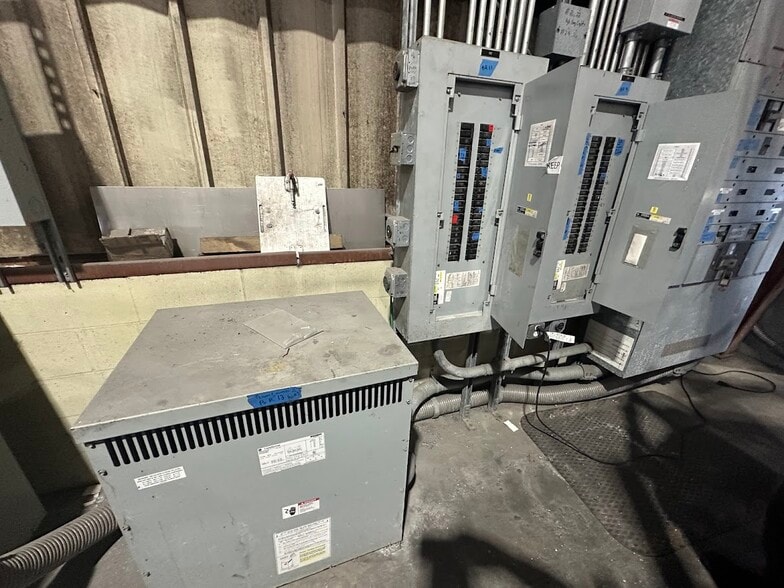 More Photos Of 7904 Interstate Ct, North Fort Myers Warehouse For Lease