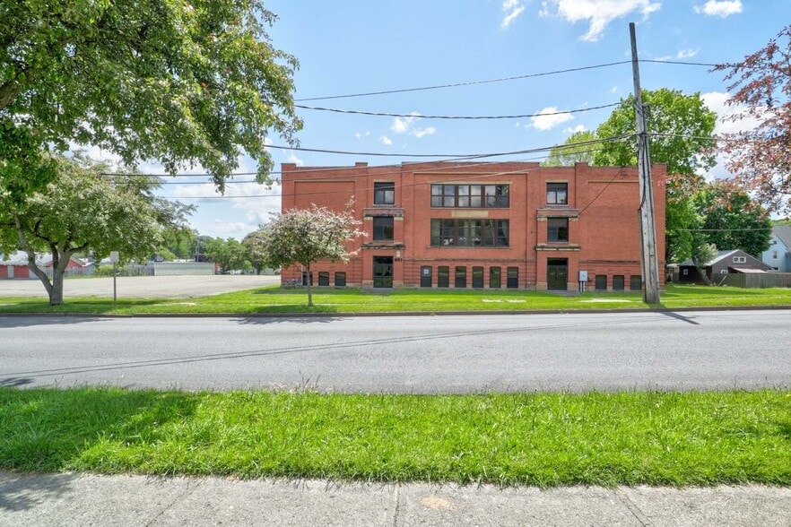 More Photos Of 1101 E 2nd St, Jamestown Schools For Sale