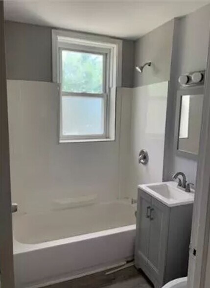 More Photos Of 1721 W 65th St, Chicago Apartments For Sale