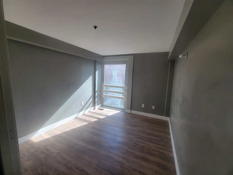 More Photos Of 94-100 Main St, Norwich Office Residential For Lease