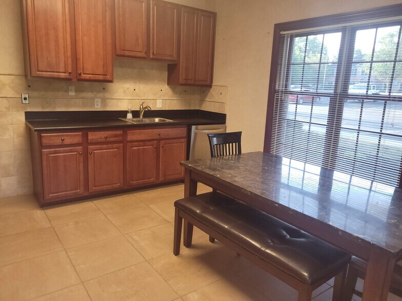 More Photos Of 116 County Line Rd W, Westerville Loft Creative Space For Sale