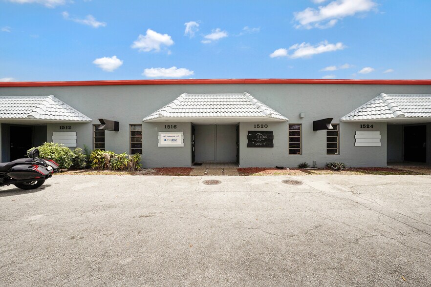 More Photos Of 1500-1536 S Dixie Hwy, Pompano Beach Showroom For Lease