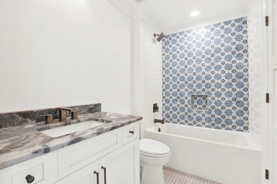 More Photos Of 104 17th st, Tybee Island Apartments For Sale