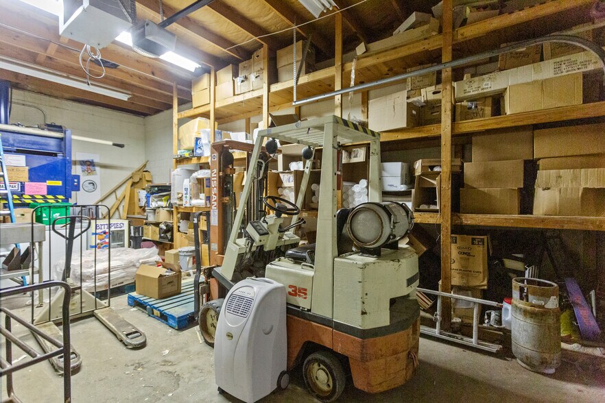 More Photos Of 101 E Commercial St, Miami General Retail For Sale