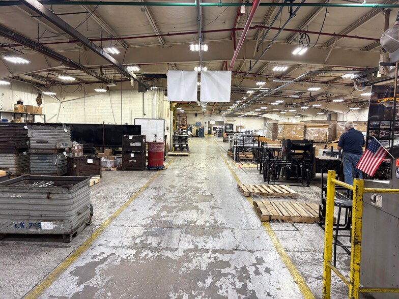 More Photos Of 3308 Charlotte Ave, Elkhart Manufacturing For Lease