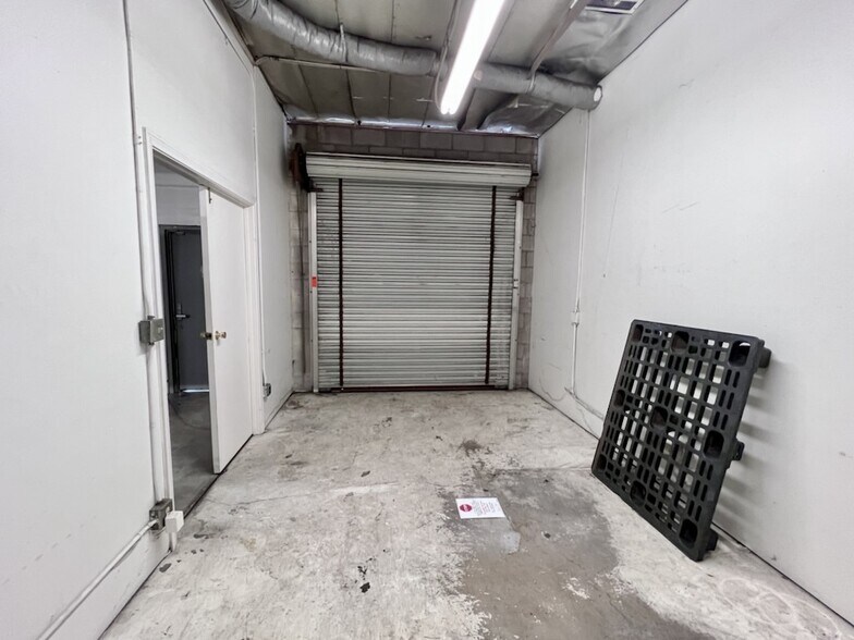 More Photos Of 144 E Santa Clara St, Arcadia Warehouse For Lease