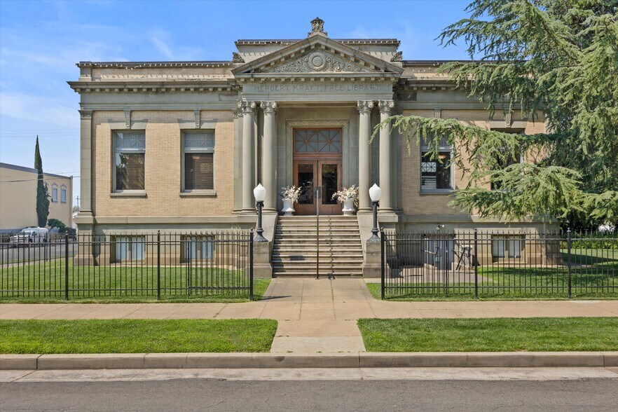 Primary Photo Of 909 Jefferson St, Red Bluff Specialty For Sale