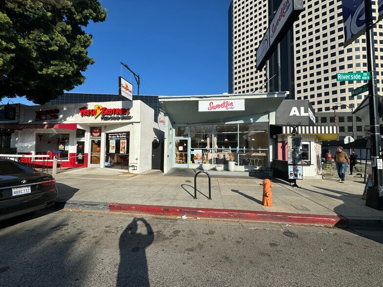 More Photos Of 4001 W Riverside Dr, Burbank Storefront For Lease