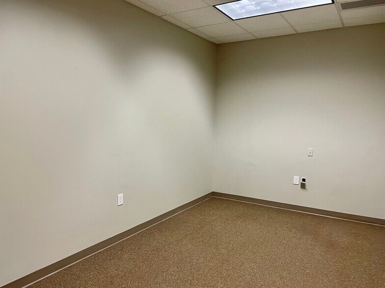 More Photos Of 613 Russell Blvd, Nacogdoches Healthcare For Lease
