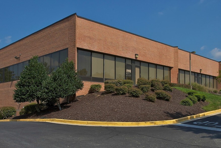 More Photos Of 4400 Forbes Blvd, Lanham Light Distribution For Lease