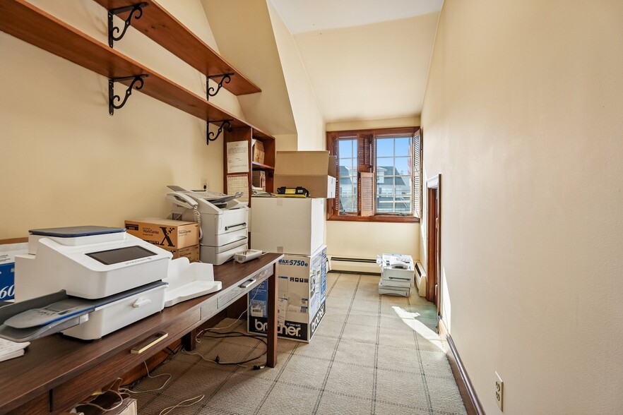 More Photos Of 37 Park Ave, Lyndhurst Office For Sale