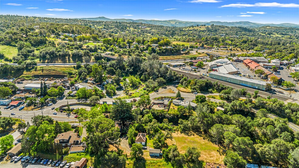 More Photos Of 320 Taylor Rd, Newcastle Specialty For Sale