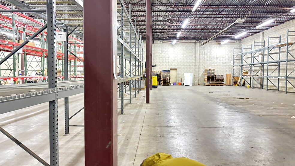 More Photos Of 3074 84th Ln NE, Blaine Manufacturing For Lease
