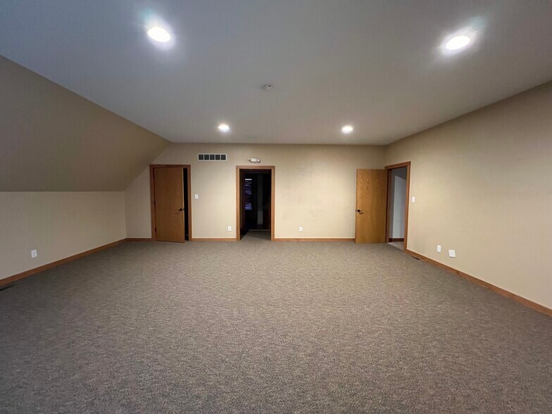 More Photos Of 1631 W 5th St, Eureka Flex For Sale