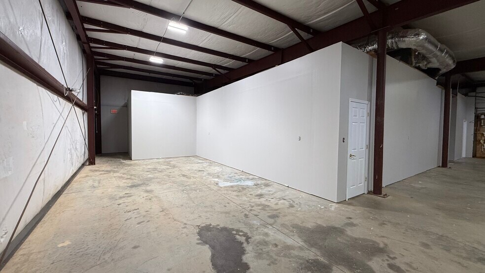 More Photos Of 154 W Park Ct, Talbott Industrial For Lease