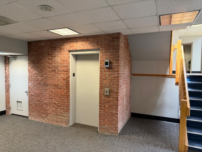 More Photos Of 2 Stowe Rd, Peekskill Medical For Lease