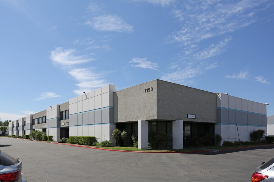 More Photos Of 1161-1191 N Red Gum St, Anaheim Warehouse For Lease